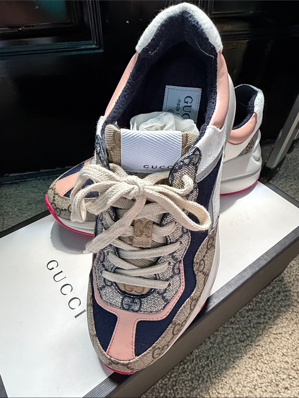 Gucci Beige Navy Pink Logo Runner Sneakers - Picture 2 of 10